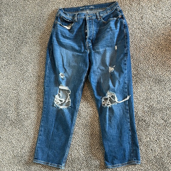 Old Navy Denim - Old Navy Curvy Straight Legged Jeans